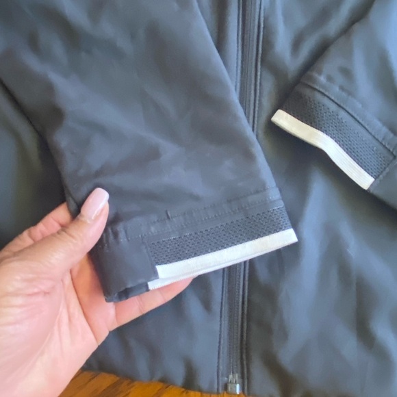 Nike Gray Full-Zip Jacket - Picture 4 of 9